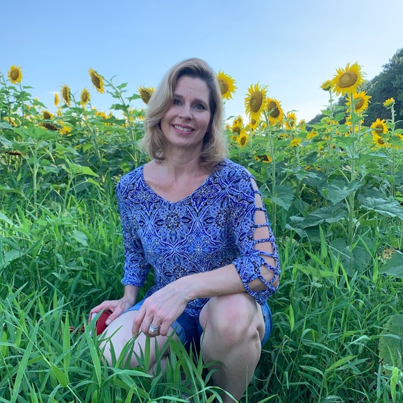 Meet your Posher, Deanne - Picture 1 of 1